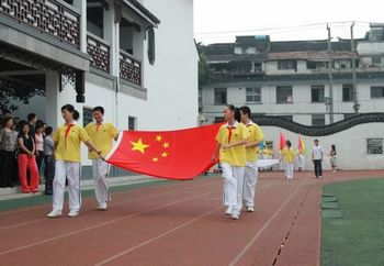 气宇轩昂的国旗队