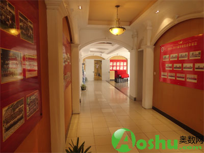 苏外教学楼内部