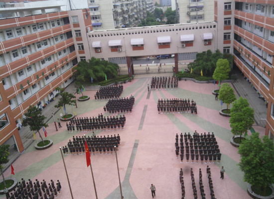 以下是合肥寿春中学南国校区小升初初一新生军训图片