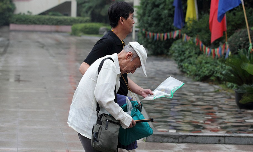 83岁老人汪侠12次参加高考3