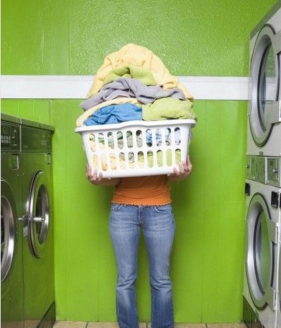 西班牙某大学规定男生不能亲自洗衣服_英语网