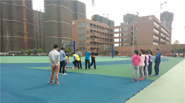 5月10号宁波蓝青学校区内面谈现场