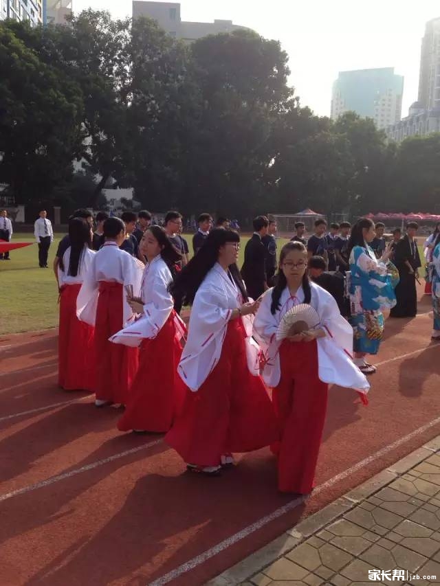 深圳景秀中学校运动会上创意无限(2)