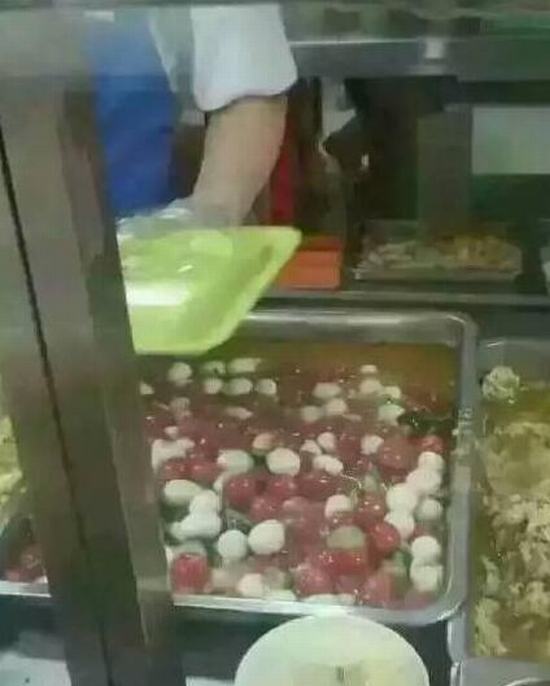 大学奇葩菜青龙出海：大葱炒整条黄瓜(图)