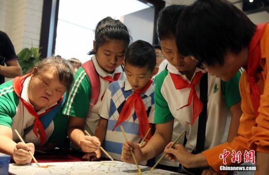 教育部:2014年全国招收残疾大学生9542人