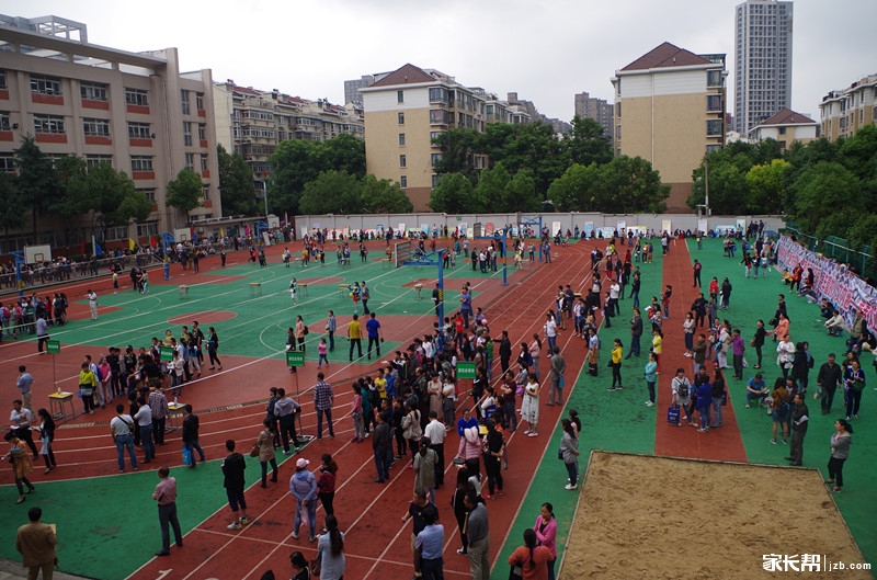 2016年合肥寿春中学(南国)小升初考试现场(3)