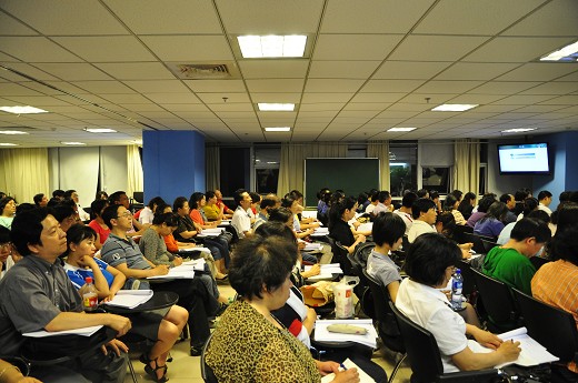 6月13日举办的首场讲座为语数英专场,分别由学而思名师岳斌老师