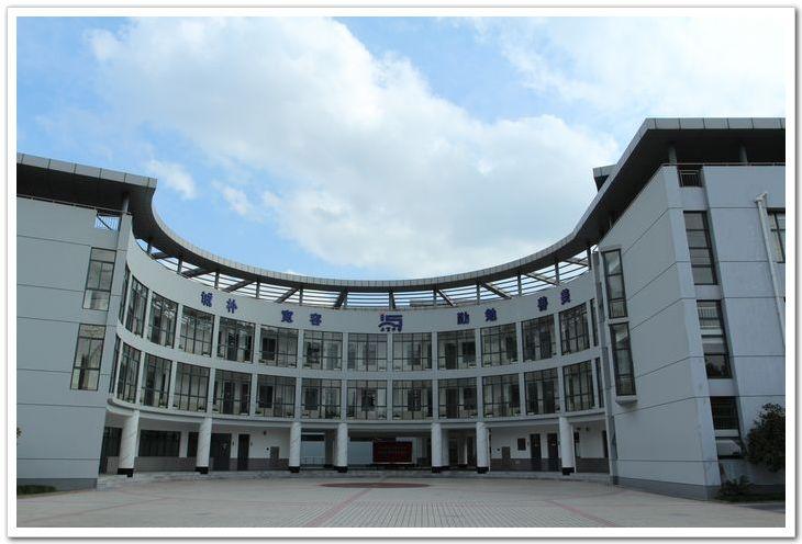 上宝中学校园景色（图）(3)_入学经验_上海奥数网