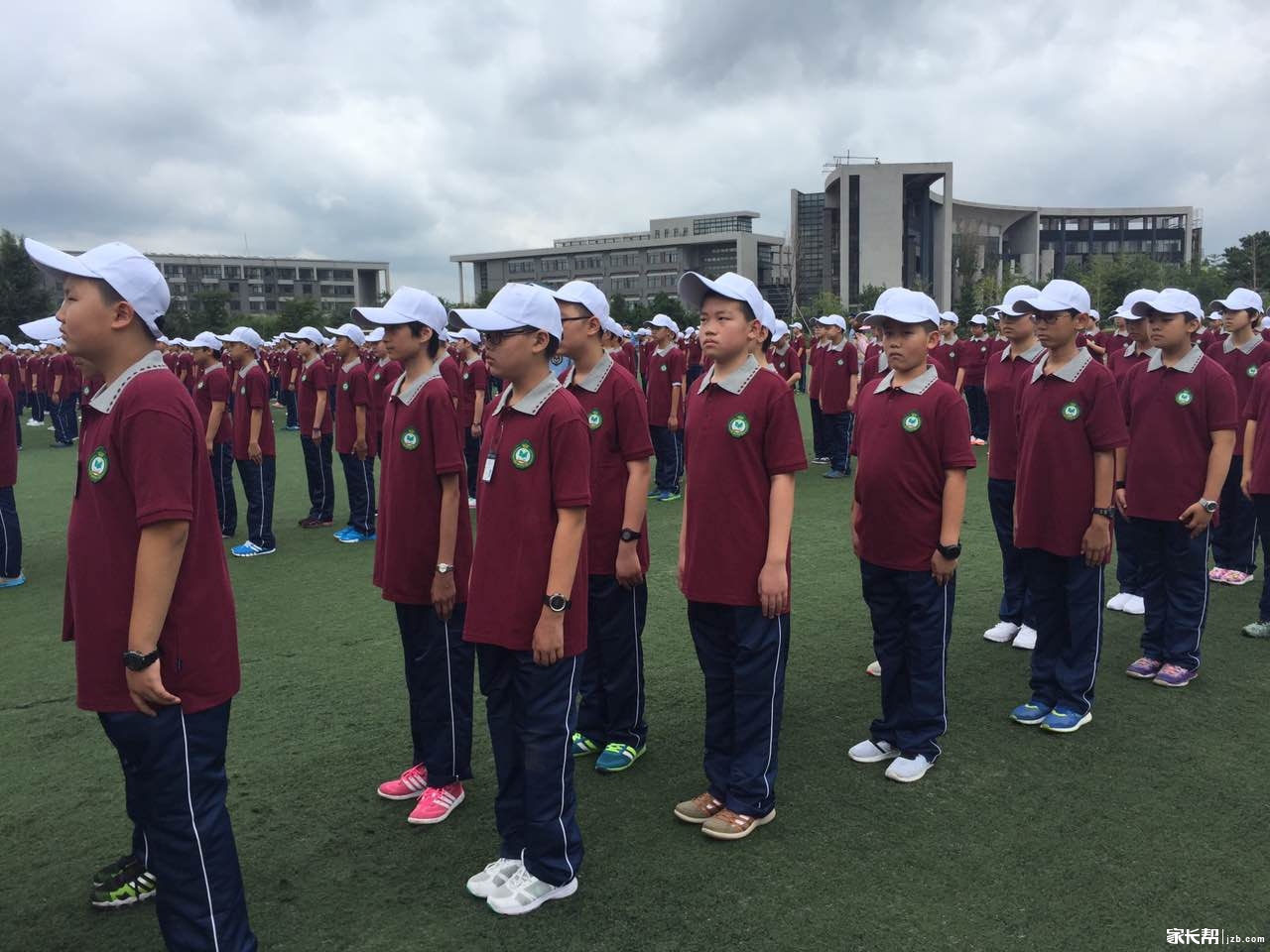 2016年沈阳东北育才双语学校新初一军训(2)